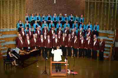 Grimsby & Cleethorpes Ladies were bril, and they enjoyed our 4 part harmony!